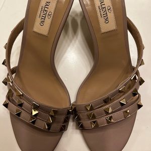 Valentino pumps- NEVER WORN